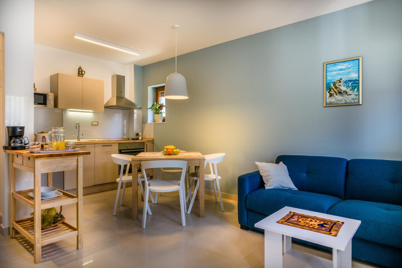Apartmani Marko i Ana Marina Esterno foto