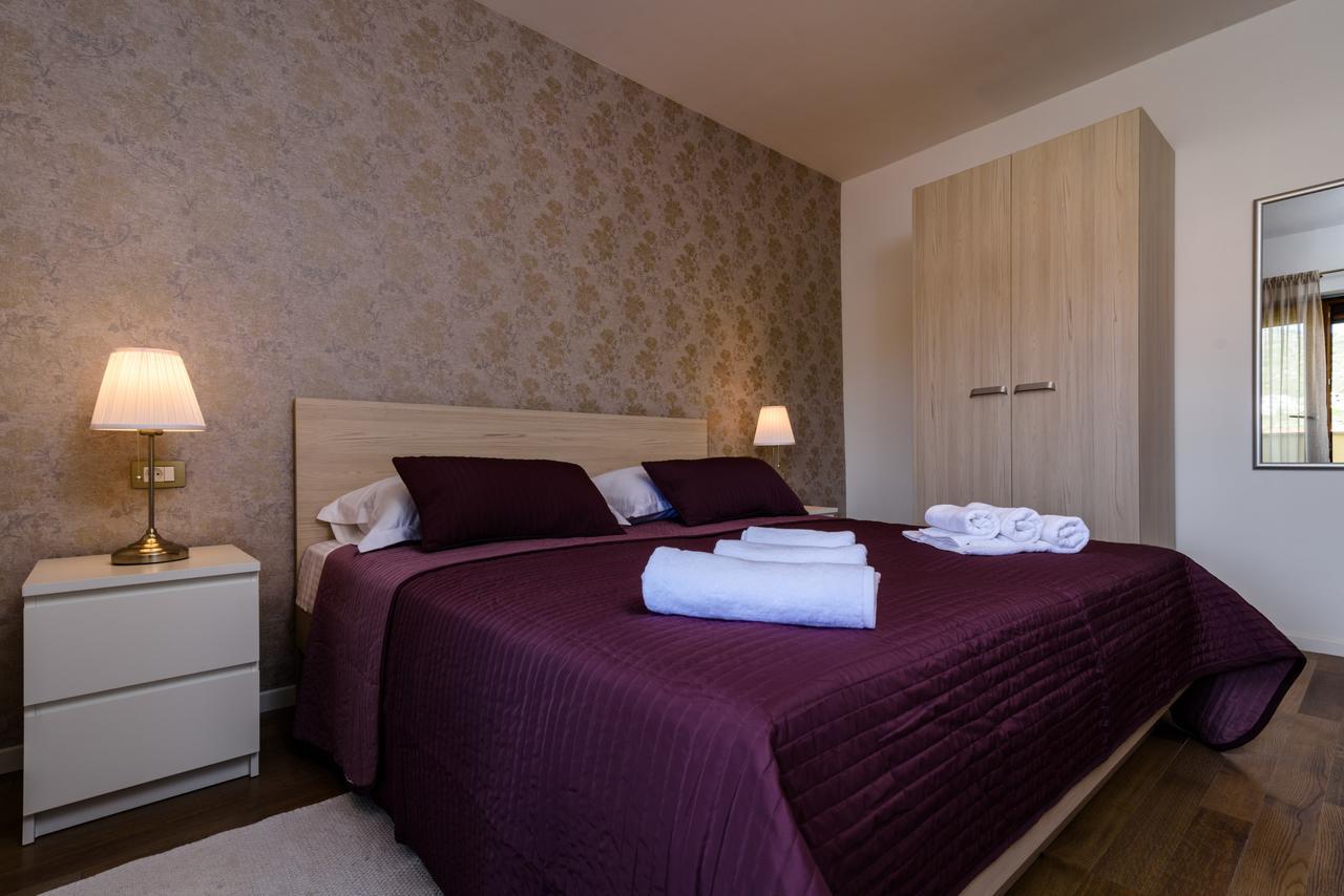 Apartmani Marko i Ana Marina Esterno foto