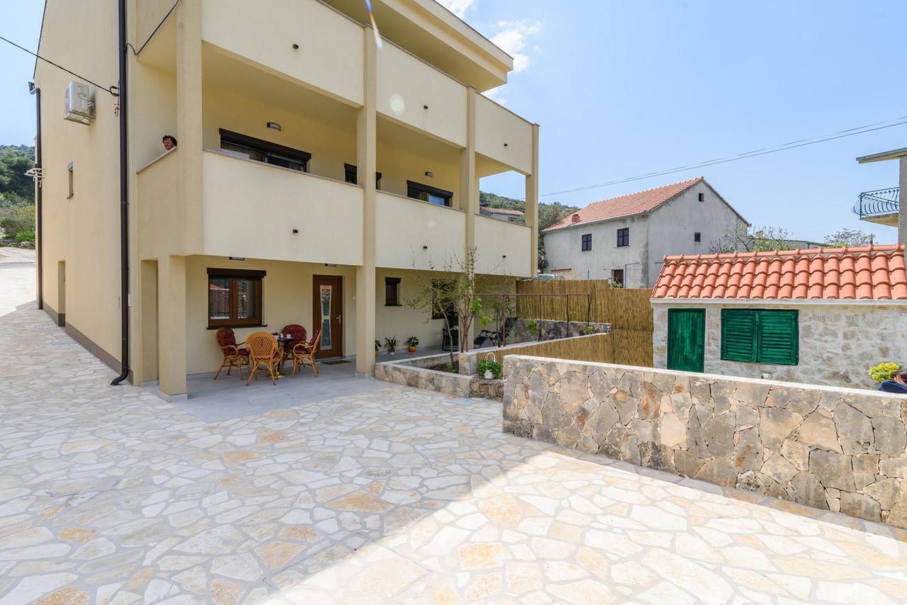 Apartmani Marko i Ana Marina Esterno foto