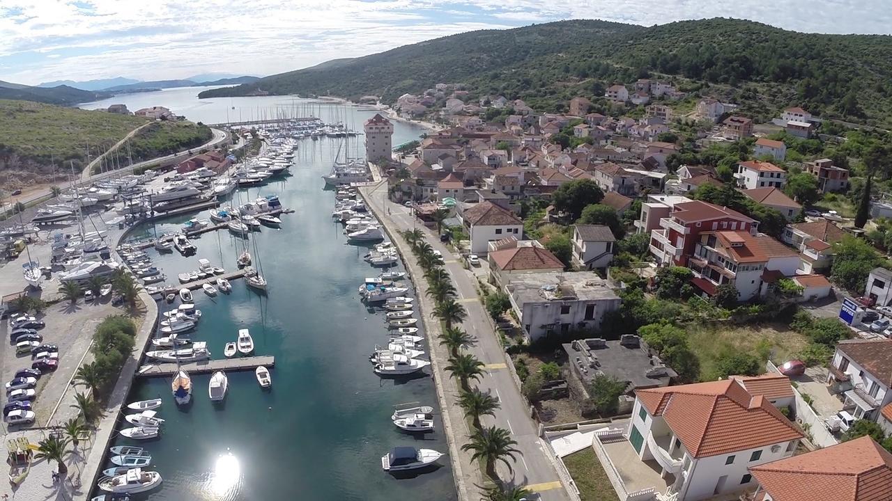 Apartmani Marko i Ana Marina Esterno foto